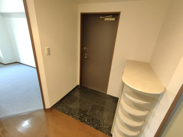 芦屋市東芦屋町の賃貸マンションの玄関