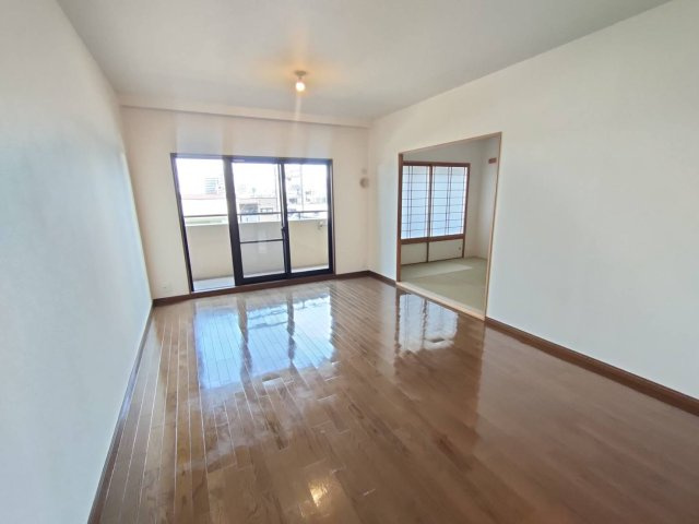 芦屋市東芦屋町の賃貸マンションの居間・リビング