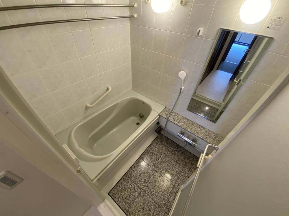 芦屋市東芦屋町の賃貸マンションの浴室