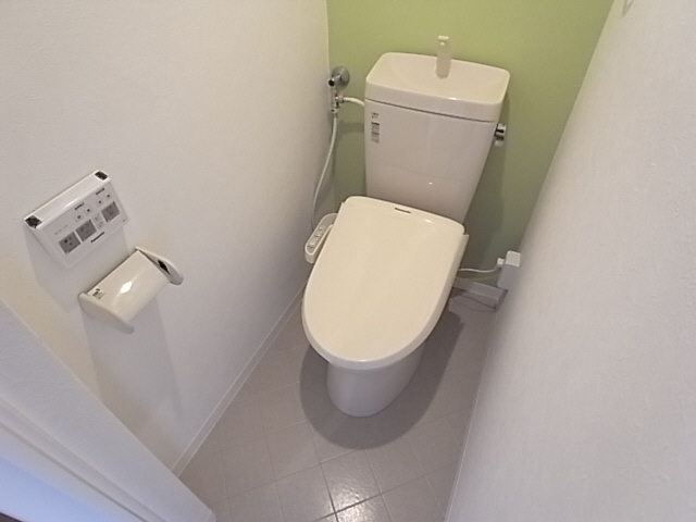 芦屋市大桝町の賃貸マンションのトイレ