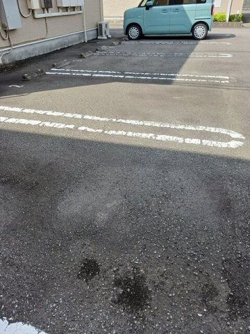 ライトブレス　Ｂの駐車場|駐車場があります