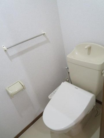 サンシェール　Ｂのトイレ|ゆったりとした空間のトイレです