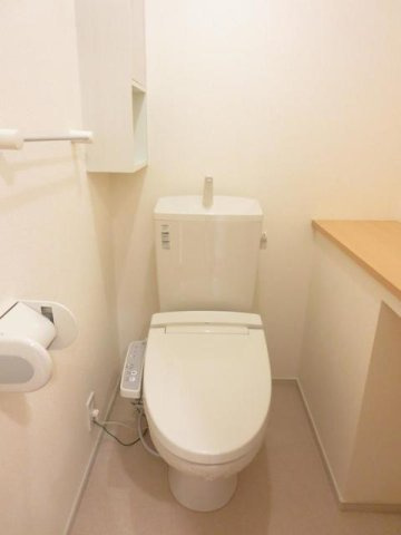 フィオーレＮＳ　Ⅳ－Ｃのトイレ|清潔感のあるトイレです