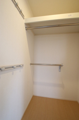 【洋室】 | D-room空港南 | 洋室/5.4帖/ウォークインクローゼット
