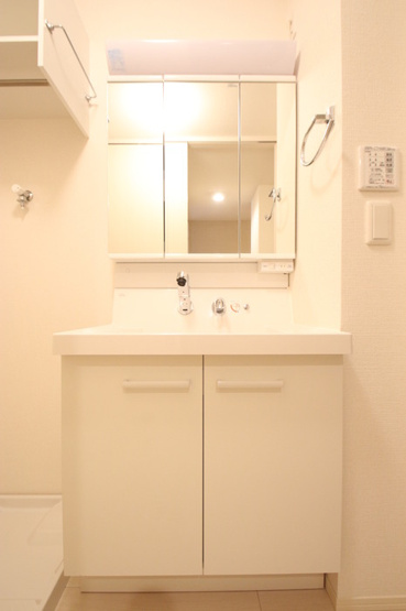【独立洗面台】 | D-room空港南 | 洗髪洗面化粧台