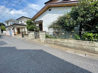 【前面道路含む現地写真】 | 千葉市中央区赤井町　売地　JR外房線「鎌取」駅 | スーパーやコンビニまで徒歩１０分以内♪その他飲食店も近くて便利な立地です。