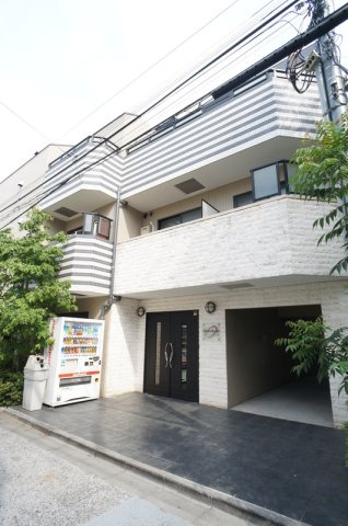 新宿区北新宿３丁目の賃貸マンションの外観