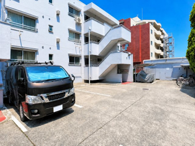 【駐車場】 | 平戸町ハイツ/最上階角部屋/リフォーム履歴あり/2面バルコニー！ | ◆ゆったりとした駐車スペースを確保いたしました。
