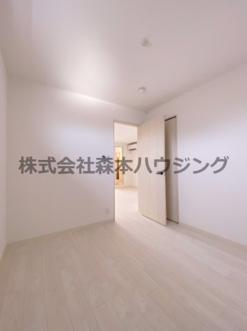 【洋室】 | 　クリエオーレ星田 | 個人の部屋や寝室として使える洋室です