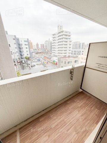 グランドシャルドンのバルコニー|陽当たり良好なバルコニーです♪