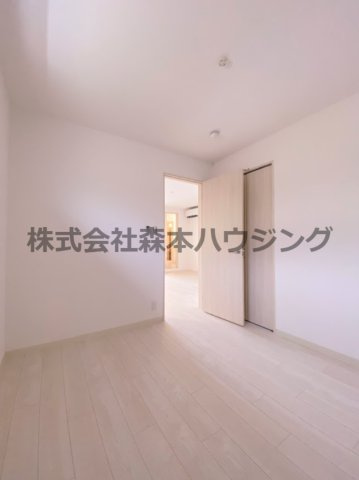 【洋室】 | 　クリエオーレ星田 | 個人の部屋や寝室として使える洋室です