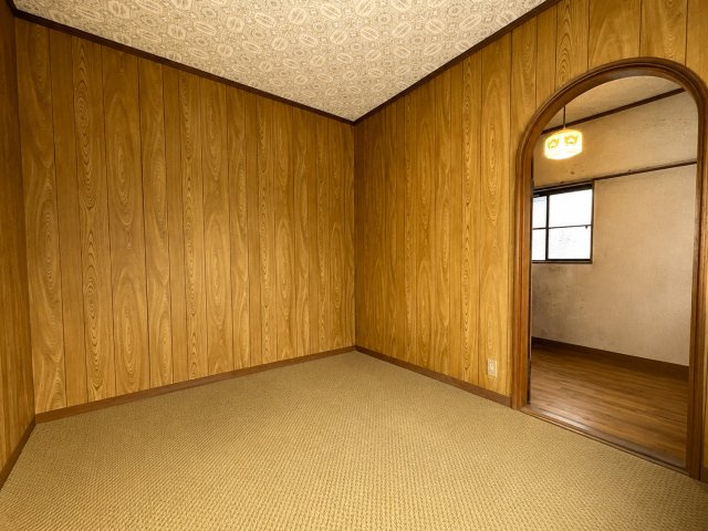 旭市足川　中古戸建の洋室|※画像の一部はAIを用いて加工・編集しています。実際の状況と異なる場合がありますので、ご了承下さい。