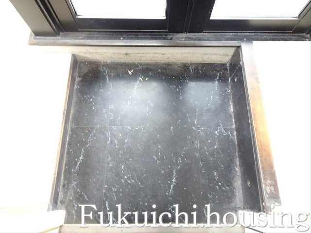 オパス・ワンの玄関