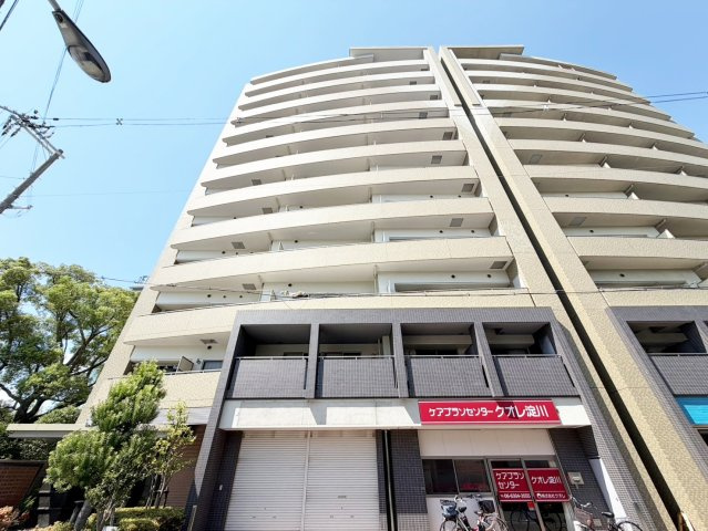 淀川ウエストタワーの外観