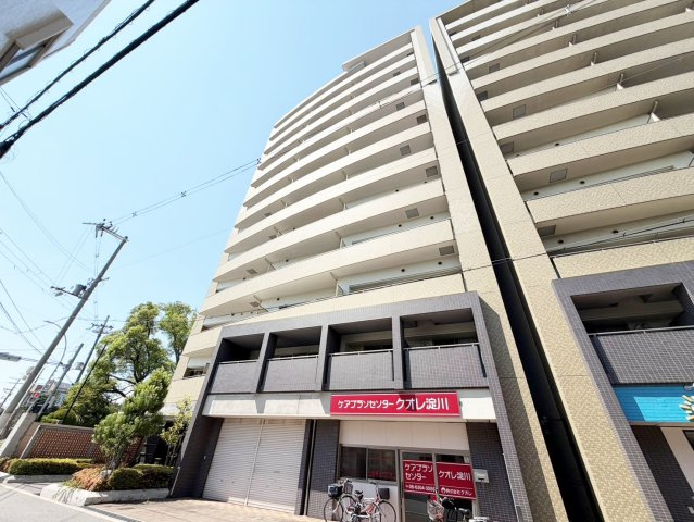 淀川ウエストタワーの外観