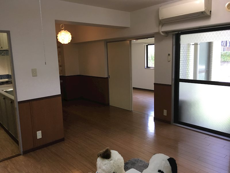 南向き陽当り良好の１２帖のLDKです。エアコン付きです♪
