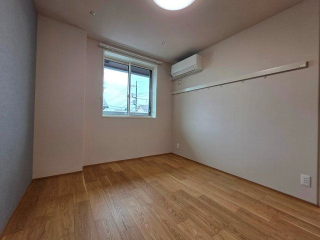 【洋室】 | プルミエ グロリエ | 同間取り別部屋の参考写真