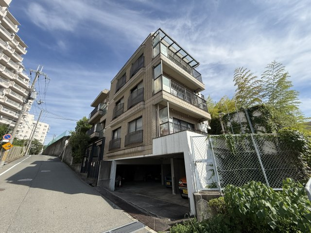 豊中市向丘１丁目１棟収益マンション・サンパレス２１向丘の外観