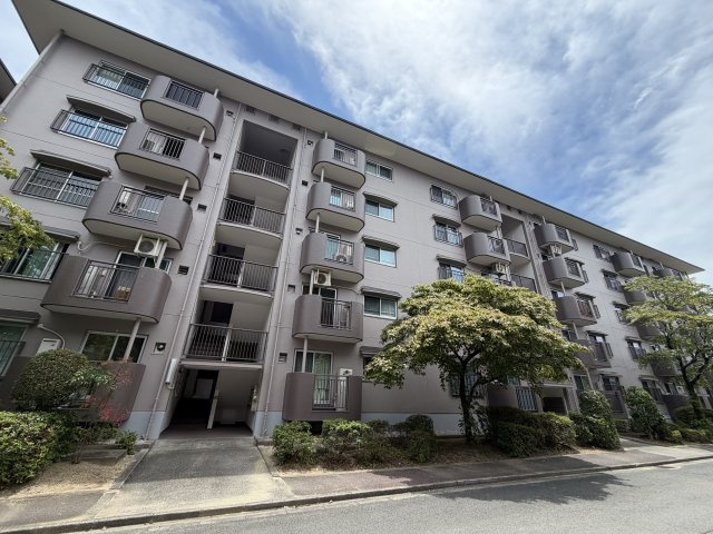 新檜尾台第2次住宅1号棟　3階の外観|南海泉北線「光明池」徒歩13分！新檜尾台小学校徒歩約3分(約180m)