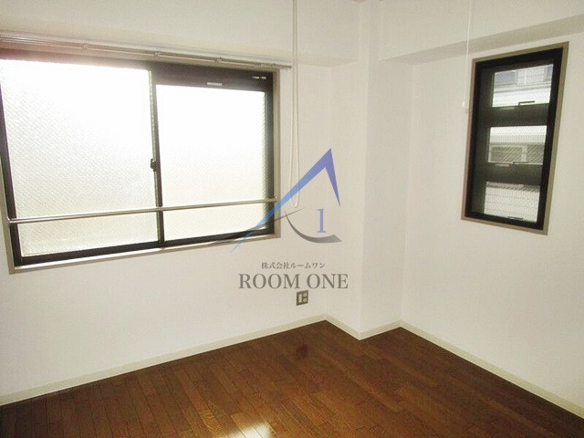 サンライズ市ヶ谷の居間・リビング|洋室のお部屋です。