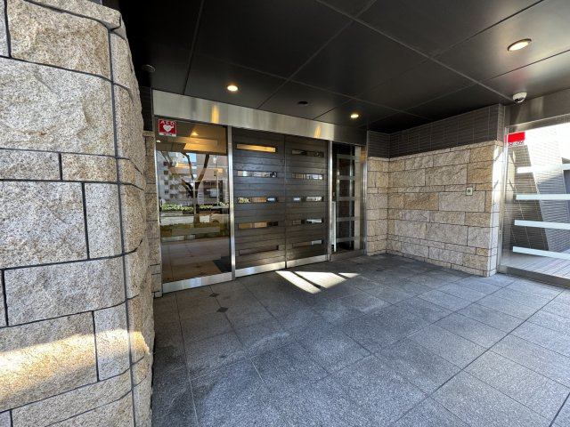 グラン・アベニュー 名駅南のエントランス