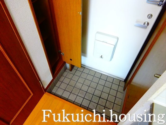 大木ロイヤルマンションの玄関