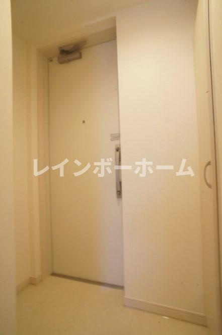 リブリ・エステラの玄関