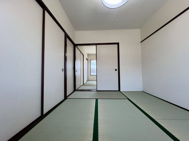 岩崎ハイツB棟の和室