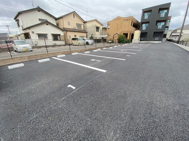 LECOCON一宮の駐車場