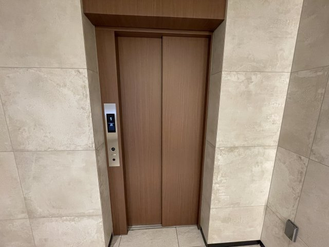 ブランシエスタ金山北の玄関