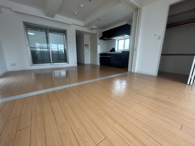 ライジング泉H・Mビルの寝室