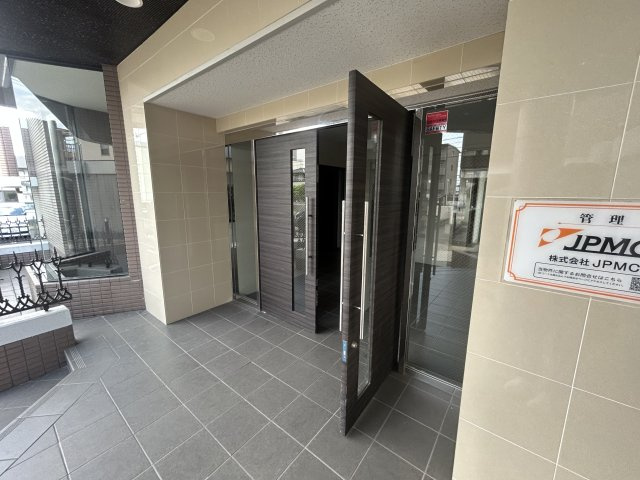 グランドール浄心のエントランス