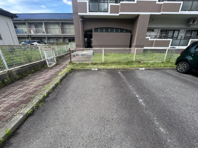 グランドール浄心の駐車場