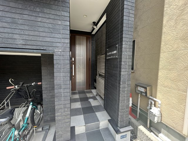 クレマチス名古屋西のエントランス