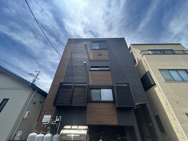クレマチス名古屋西の外観