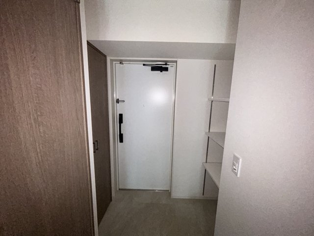 デュオフラッツ鶴舞の玄関