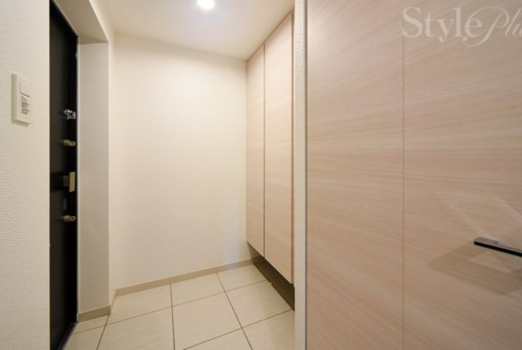 S-RESIDENCE葵Ⅱの玄関