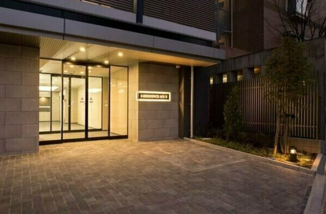 S-RESIDENCE葵Ⅱのエントランス