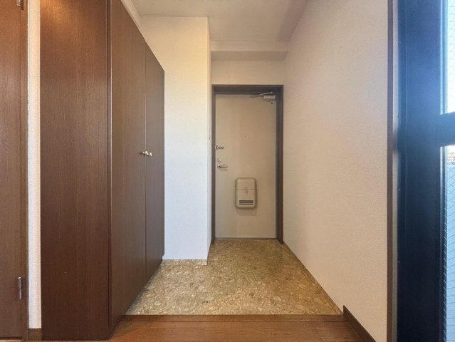 アーク岩塚の玄関