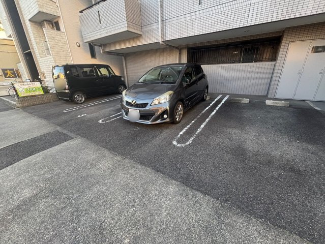 アーク岩塚の駐車場