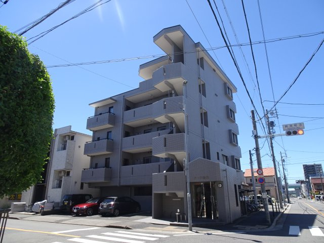 アーク岩塚の外観