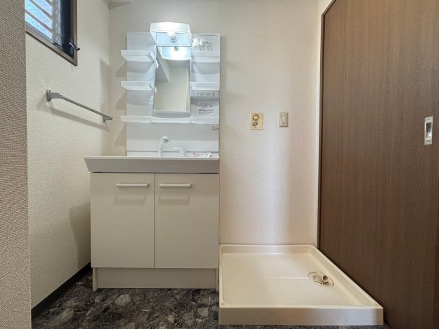 アーク岩塚の独立洗面台