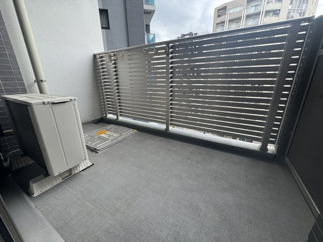 プレサンスジェネ葵のバルコニー