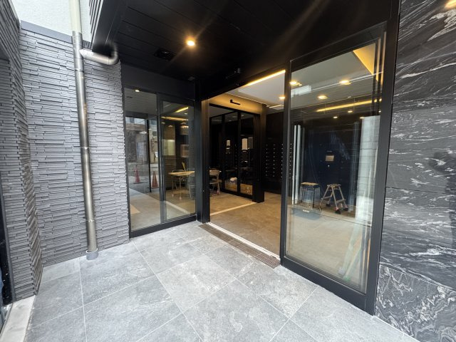 エスリード栄エステージのエントランス