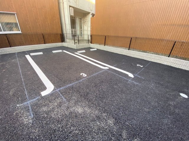 TIRAPALACE天神山の駐車場