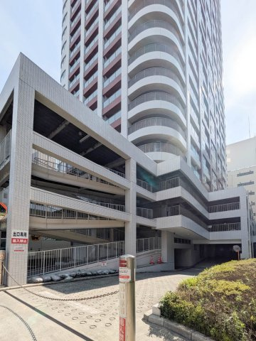 ＴＨＥ　ＵＭＥＤＡ　ＴＯＷＥＲ（ザ・梅田タワー）の駐車場