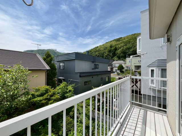 富丘５条５丁目 戸建のバルコニー|バルコニーからの景色は四季の移り変わりが楽しめます