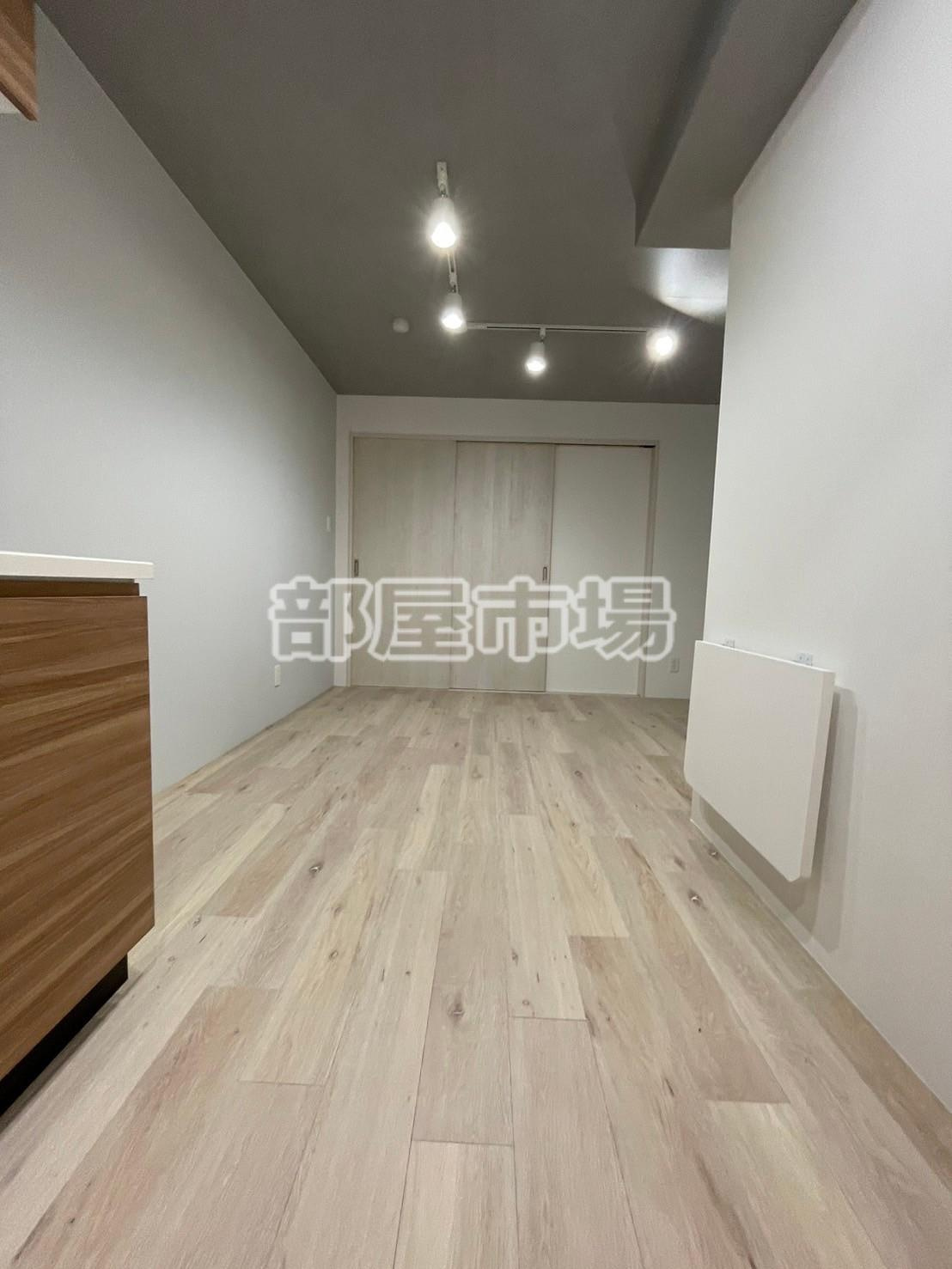 SQUARE MINAMISENJUの居間・リビング