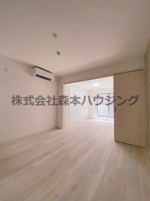 【居間・リビング】 | 　クリエオーレ星田 | こちらのリビングで趣味の時間をお楽しみください
