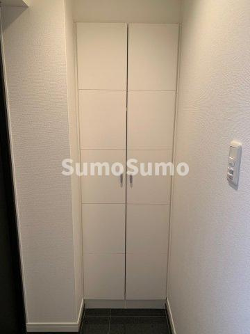 ルネッサンス21赤坂けやき通りの玄関